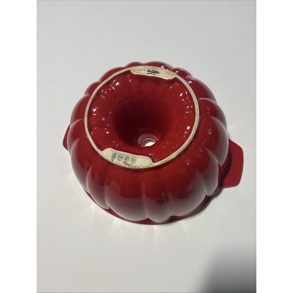 Mrs. Fields Premium Bakeware Red  Enamel Fluted Bundt Pan EUC